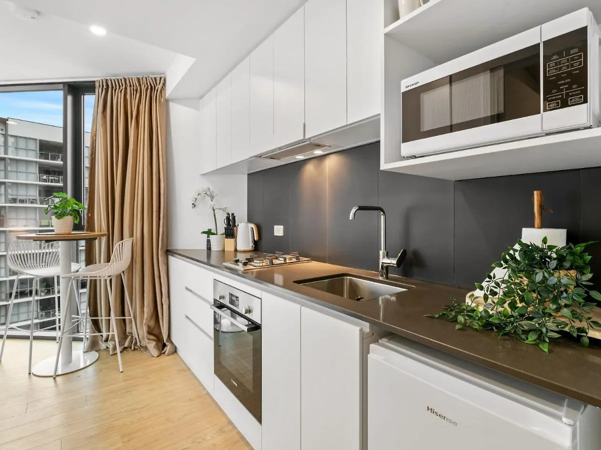 Brand-New Central Studio Apart With Views Brisbane